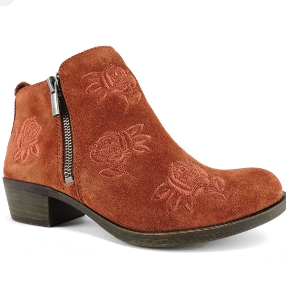 NIB Lucky Brand Basel Red Oak Oiled Suede Leather Floral Booties Boots 5 - Picture 1 of 9